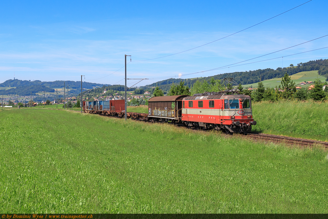 Am 28. Mai 2015 verkehrte die 11108 im Swiss Express Design mit einem kurzen Güterzug. Von Bern Weyermannshaus ging es nach Pratteln zur Eichung der dynamischen Waage. Anschliessend ging es nach Konolfingen und wieder zurück nach Bern Weyermannshaus mit einem Wagen mehr am Zugschluss.