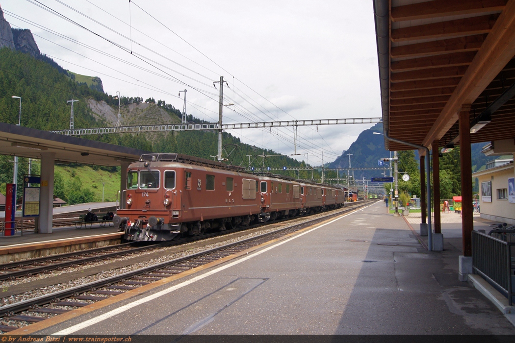 Re 425 174 ’’Frutigen’’, Re 425 171 ’’Därligen’’, Re 425 189 ’’Niedergesteln’’, Re 425 181 ’’Interlaken’’, Re 425 173 ’’Lötschental’’