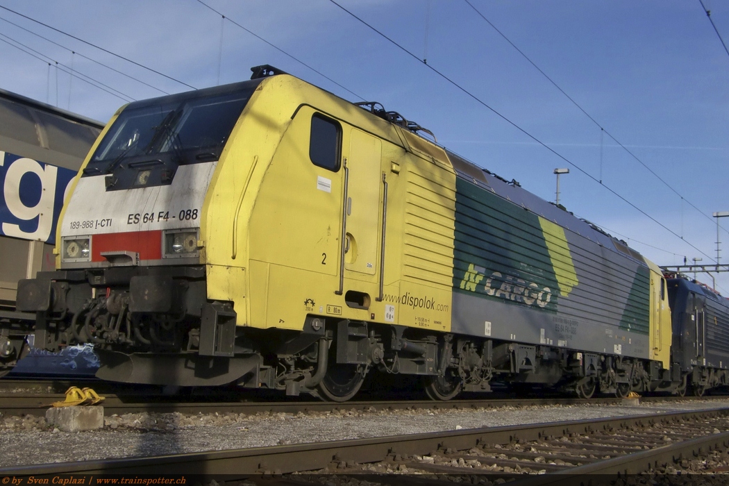 ES 64 F4-088