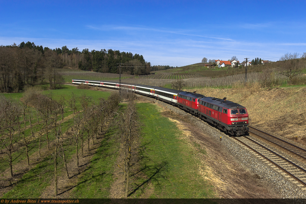 218 465 und 218 416 am Mittwoch, 08. April 2015 mit EC193 von Lindau nach München.