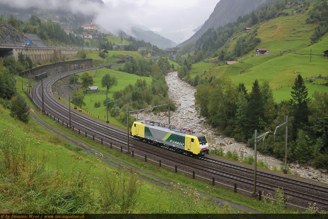 Nachdem die ES 64 F4-093 der Nordcargo am Morgen des 22. September 2012 als Lokzug von Chiasso nach Weil am Rhein verkehrte, fuhr sie auch am Nachmittag wieder als Lokzug zurück.