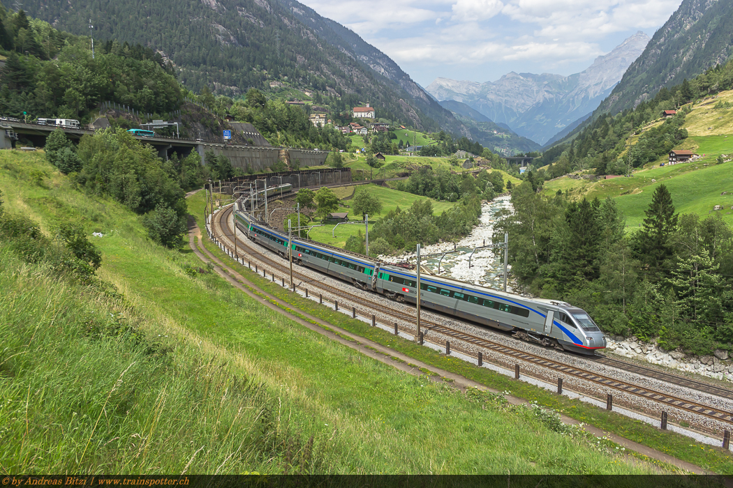 Der durch die SBB übernommene 470 002 des Typs ETR verkehrte am 19. Juli 2014 als EuroCity von Zürich HB nach Milano Centrale.