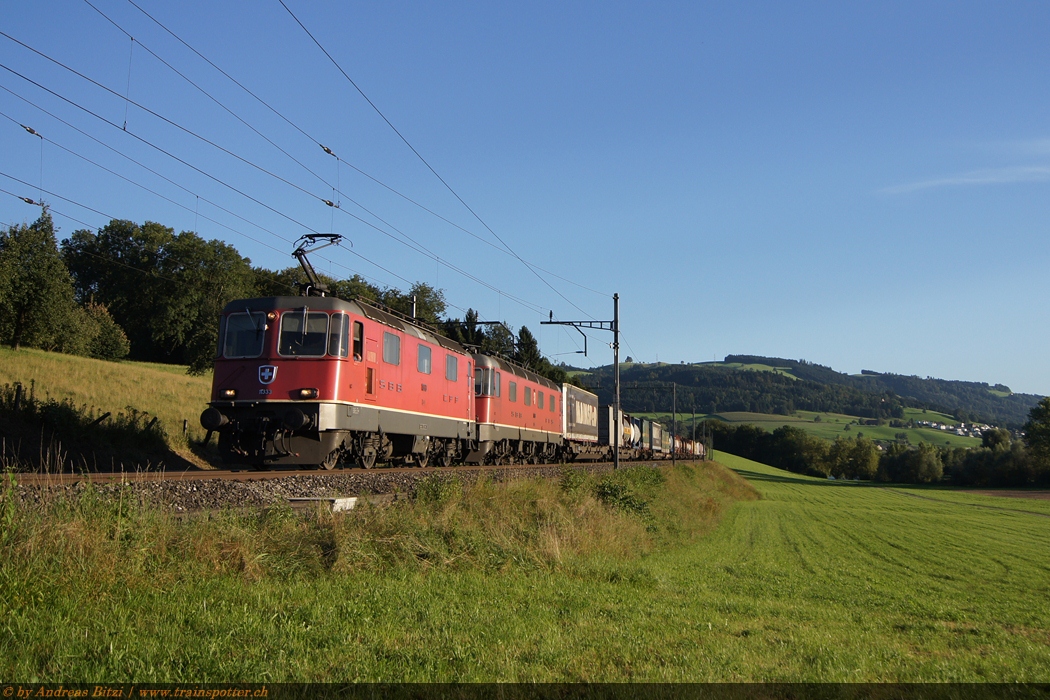 SBB_Re_10_10_Re_4_4_II_11333_Re_6_6_11673_1
