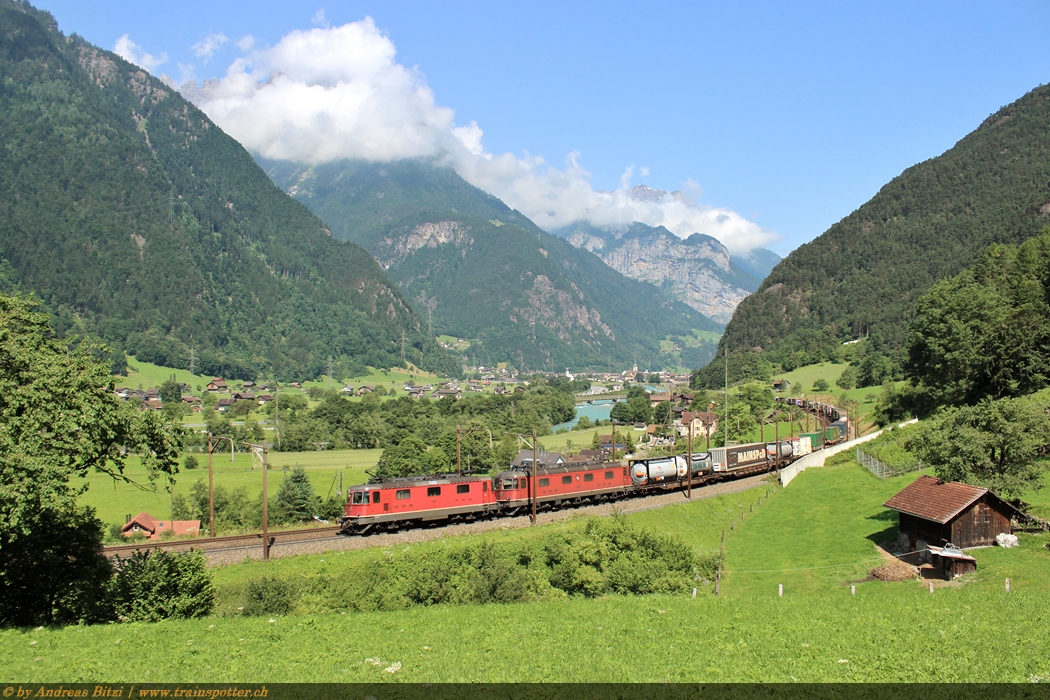 Re 4/4 II 11337, Re 6/6 11668 ’’Stein-Säckingen’’