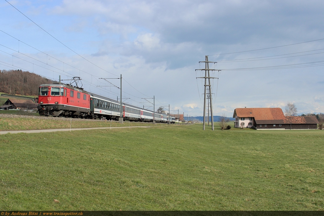 Re 4/4 II 11153