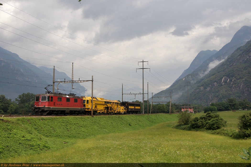 Re 4/4 II 11271