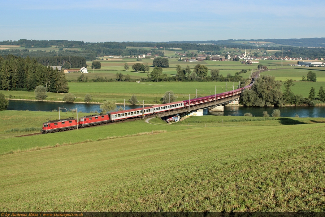 SBB_Re_8_8_Re_4_4_II_11206_Re_4_4_II_11145_1