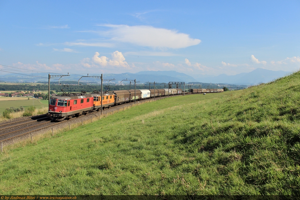 SBB_Re_8_8_Re_4_4_II_11264_Re_4_4_II_11320_1