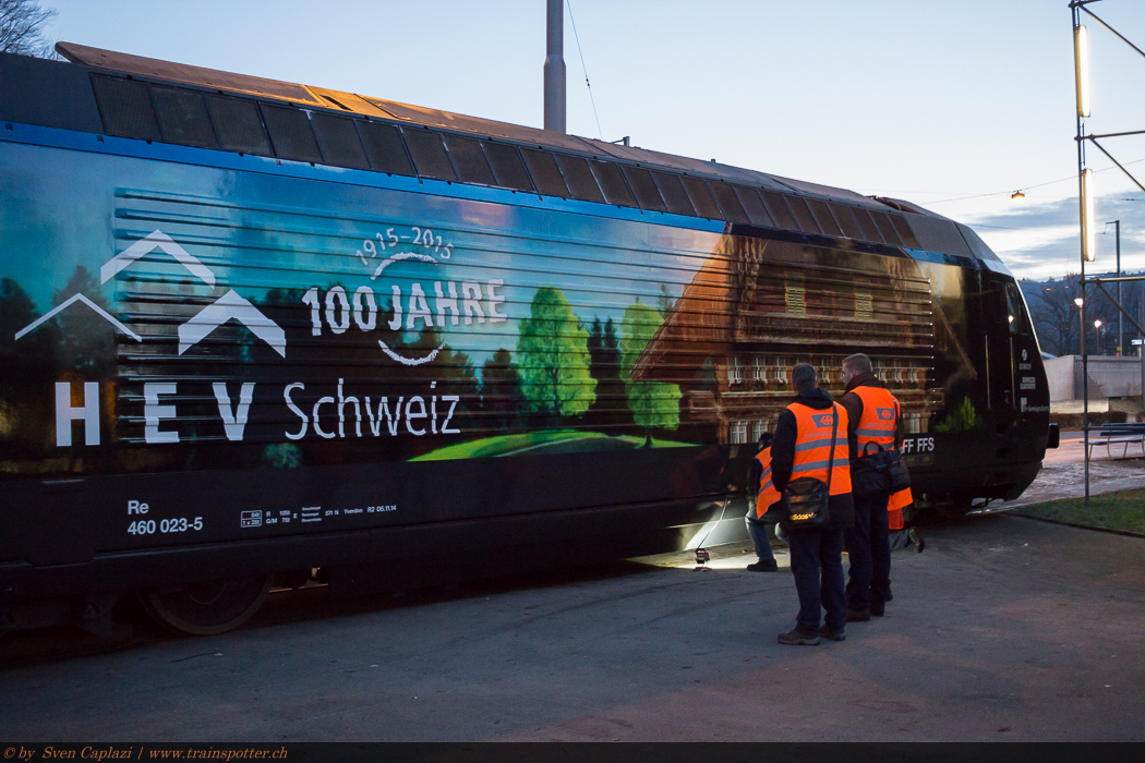 Die Re 460 023-5 ’’Wankdorf’’ ist mit Werbung für ’’100 Jahre HEV Schweiz’’ (Hauseigentümerverband) während eines Jahres auf dem Schienennetz der SBB unterwegs. Die Lok wurde am 8. Januar 2015 im Verkehrshaus Luzern vorgestellt und getauft. Um sechs Uhr morgens wurde die Lokomotive mit der Diesellok Bm 4/4 II 18451 von Luzern ins Verkehrshaus überführt.
