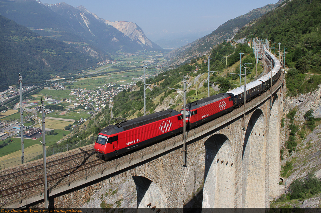 SBB 460 045 ’’Rigi’’ und 460 039 ’’Rochers-de-Naye’’ mit VSOE