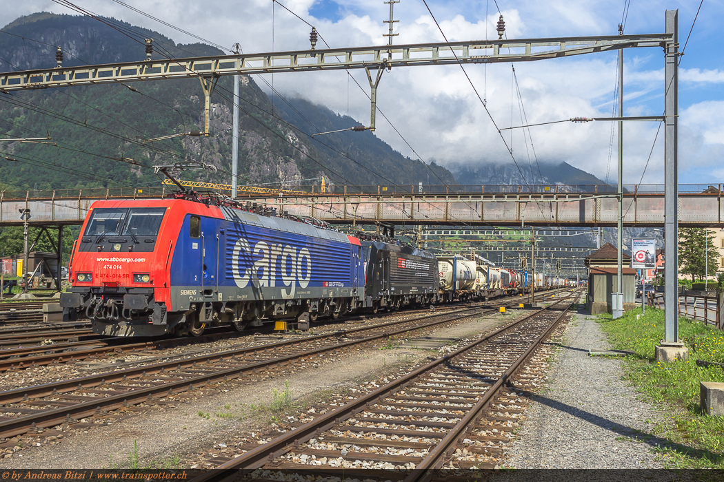 In den frühen Morgenstunden verkehrten die beiden SBB Cargo International Lokomotiven 474 005 und 474 014 mit einem Hupac UKV-Zug von Bellinzona nach Muttenz. In Muttenz fertig rangiert, hätten die beiden zurück nach Bellinzona verkehren sollen. Bei der Zugvorbereitung wurde aber ein Defekt an der 474 005 festgestellt und so musste kurzfristig eine Ersatzmaschine her. Da aber keine anderen Lokomotiven mit der Re 474 gefahren werden können, wurde eine BR 189 der MRCE, welche zur Zeit bei SBB Cargo International verkehrt, zugezogen. Die 474 005 wurde danach ins Depot Basel gebracht und repariert. Tags darauf verkehrte sie alleine an einem Hupac UKV-Zug zurück nach Bellinzona.