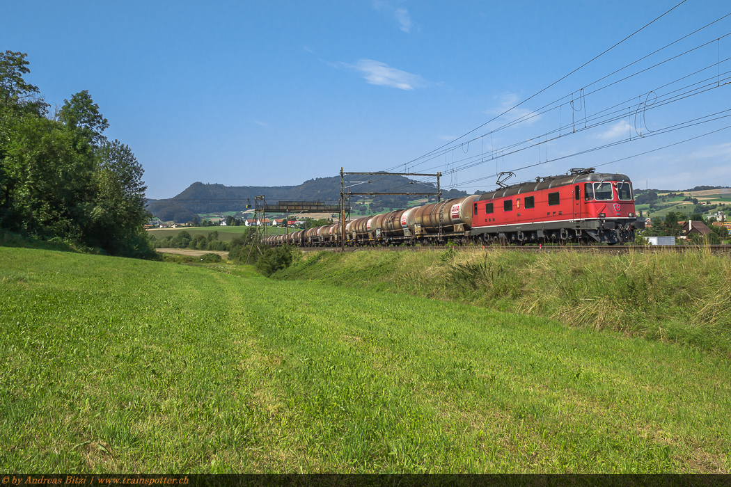 SBB Cargo National 11603 ’’Wädenswil’’ am 24. Juli 2014 mit einem Kesselwagenzug von Muttenz nach Glattbrugg.