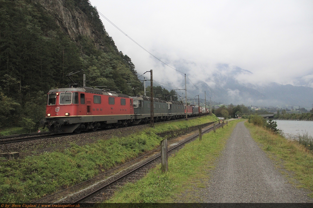 SBB_Re_20_24_Re_4_4_II_11334_Re_6_6_11663_Re_6_6_11662_Re_4_4_II_11345_ES_64_F4-083_1