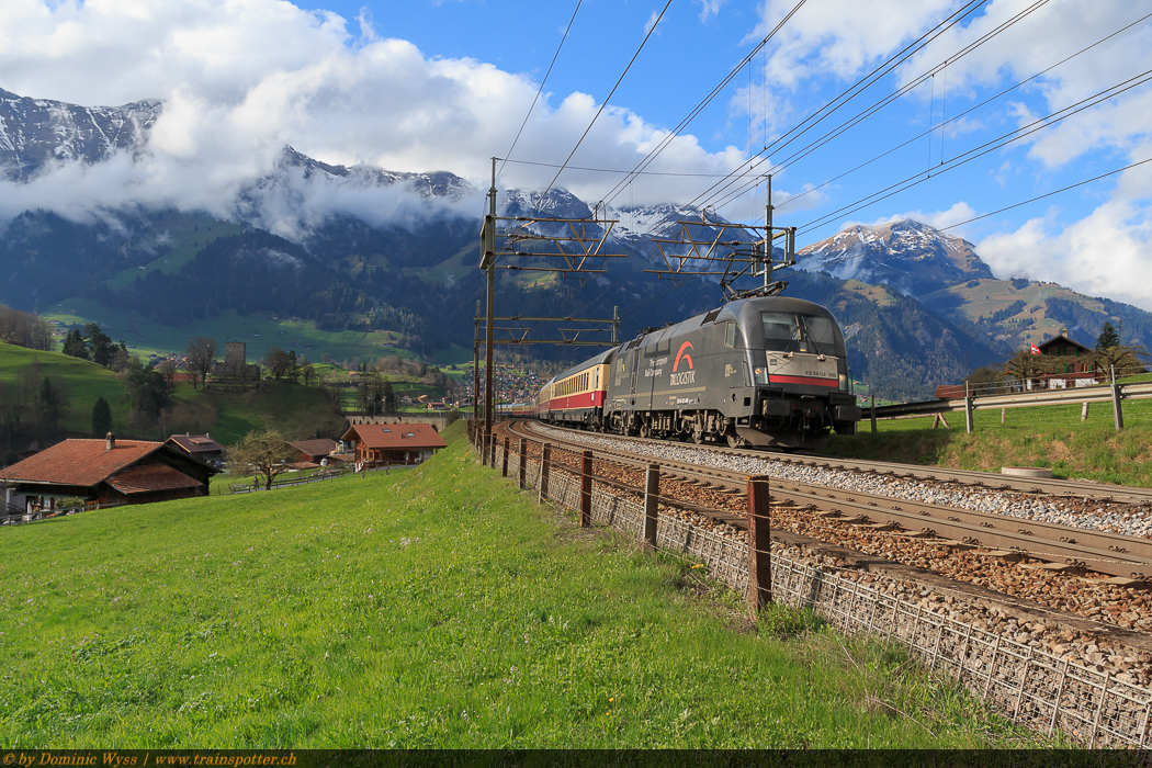 Die von MRCE an TXL vermietete und in der Schweiz unter Trans Rail verkehrende 182 599 zog am 08. April 2014 den Rheingold von Berlin nach Domodossola.
